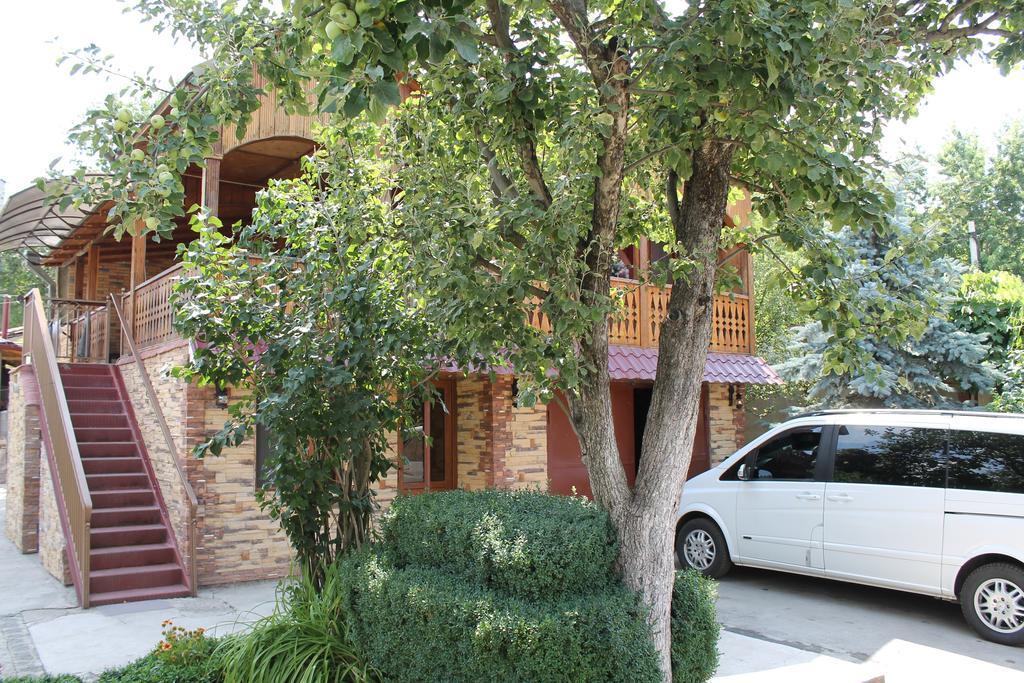 Maghay B&B Hotel In فانادزور المظهر الخارجي الصورة