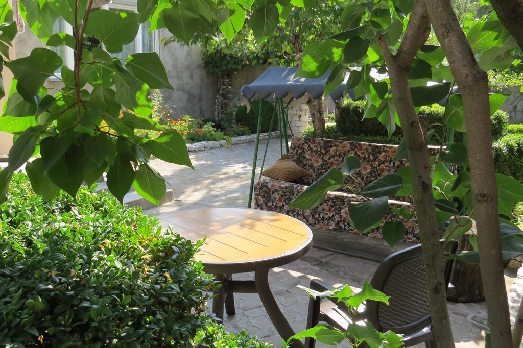 Maghay B&B Hotel In فانادزور المظهر الخارجي الصورة